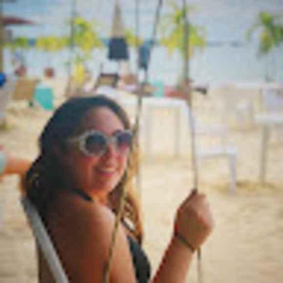 Meet your Posher, Daniella - Picture 1 of 1